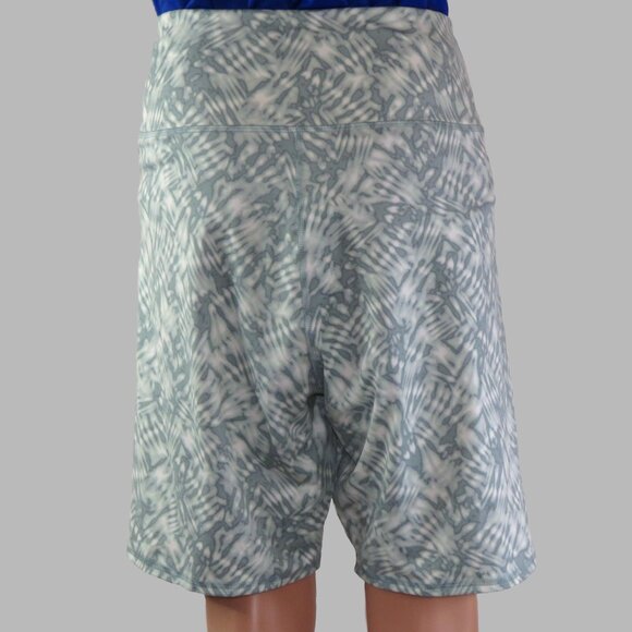 Maurices Women's Green & White Biker Shorts Knee Length Size 2XL (C954) - Picture 4 of 5